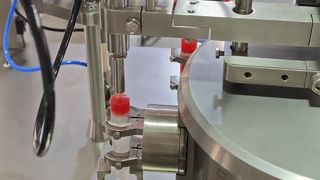 DZA100 Önceden Doldurulmuş Şırınga Dolum ve Kapatma Makinesi
