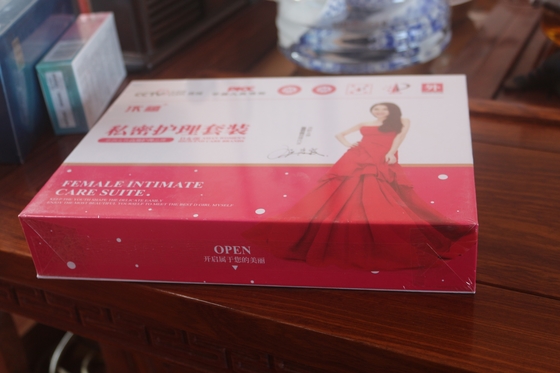 Kozmetikler OPP Cellophane Film Paketleme Makinesi Şeffaf Film Kutusu Sarma Makinesi