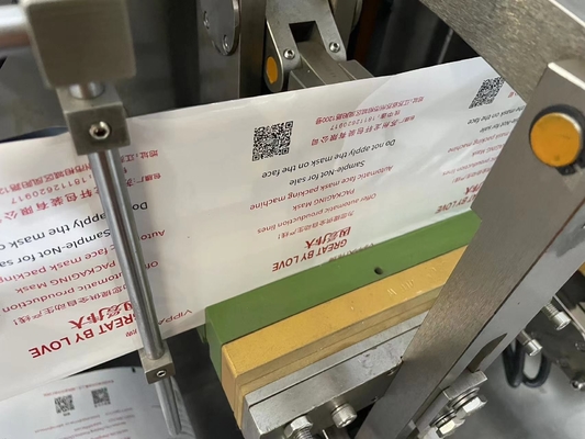 Yüksek Hızlı Yüz Maskesi Katlama Paketleme Fonksiyonu ile Kesme Makinesi