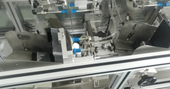 1.2KW Yüz Maskesi Kesme Katlama Paketleme Makinesi 0.6MPA Otomatik Nonwoven