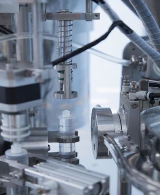 Yüksek Hızlı Aseptik Şırınga Dolum Ekipmanı