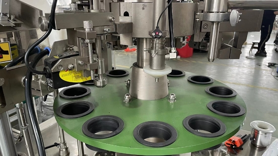 Otomatik yüksek hızlı vücut kremi losyon yumuşak tüp dolguyu kapatıcı diş macunu için plastik tüp dolgu ve kapatma makinesi