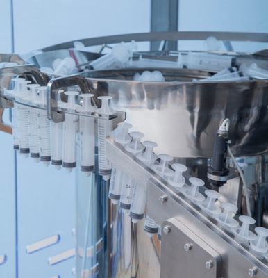 Otomatik Aseptik Tek kullanımlık sıvı ilaç Plastik Ön Doldurulmuş Şırınga Pfs Doldurma Makinesi