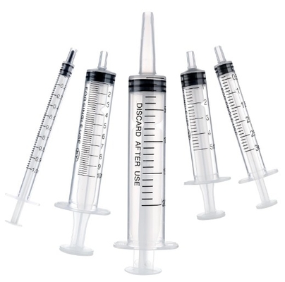 Otomatik 3ml 5ml 10ml Dolmuş Normal Tuzlu Suyu Aktarma Şırıngaları Doldurma Makinesi