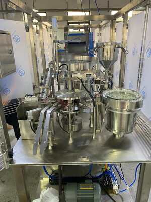 Özel sıvı şırınga dolgu ve mühürleme ekipmanı Veterinerlik Sağlığı dolgu şırınga dozaj sistemi