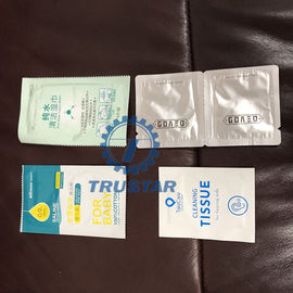 120 torba / Min Islak Mendil Paketleme Makinası OPP Film Alkollü Mendil Makinası