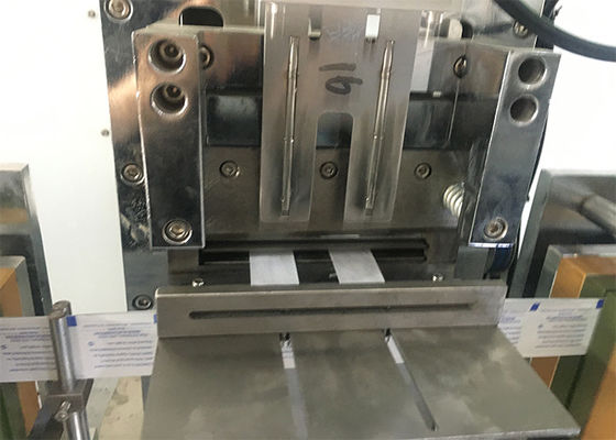 Alkol Pedi Islak Mendil Paketleme Makinesi Tam Otomatik 2.8KW PLC