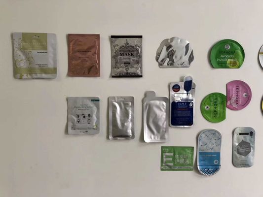 Özelleştirilmiş Otomatik Yüz Maskesi Yapma Makinesi 30-60 Torba / Dakika Hızı